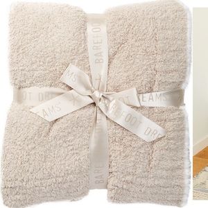 NWT Barefoot Dreams CozyChic 45”x60” Throw Blanket